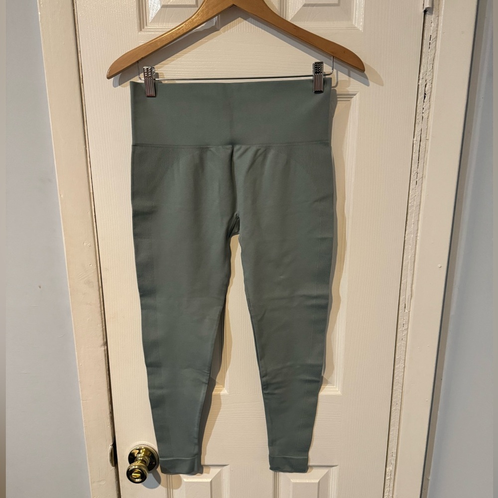 nwot set active leggings